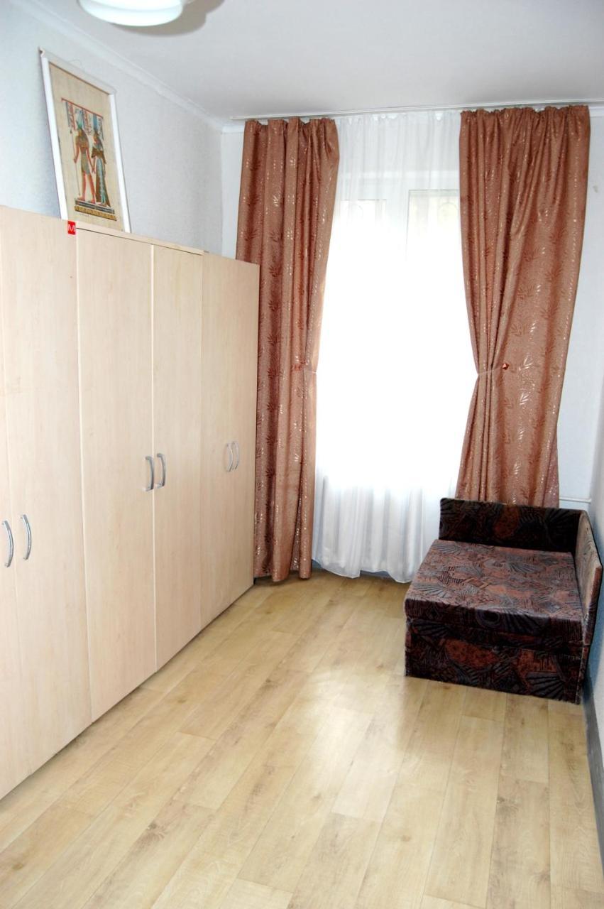 Standard Apartment On Umanskaya Киев Екстериор снимка